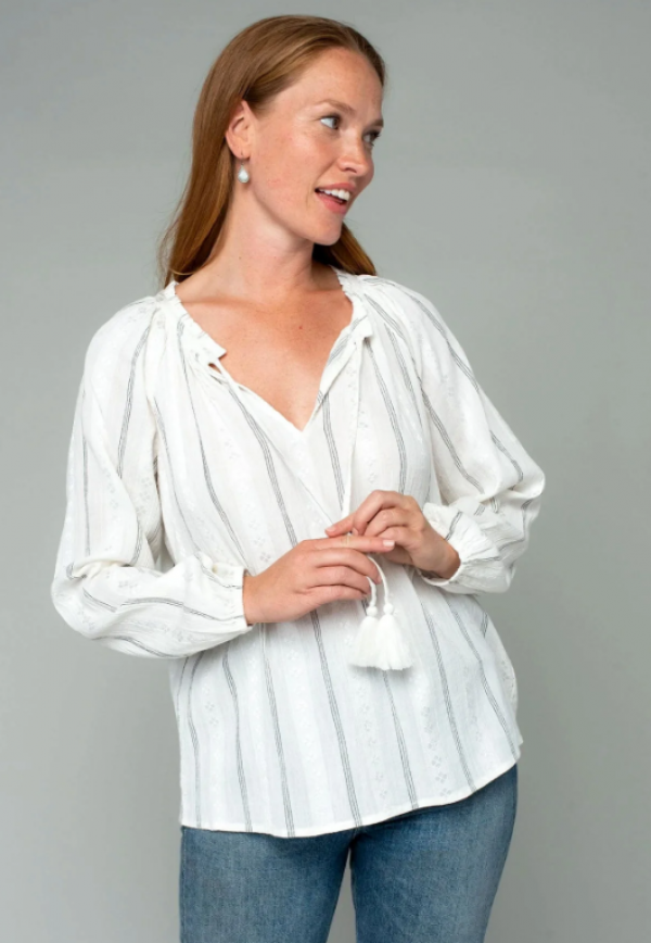 Atasan dengan aksen layer